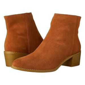 CLARK'S Breccan Myth Suede Boot Size 8.5